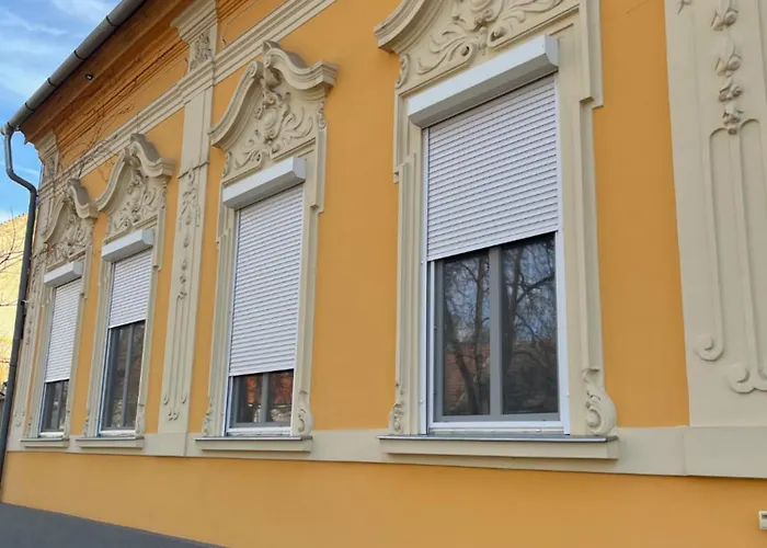 Gesztenye דירה *